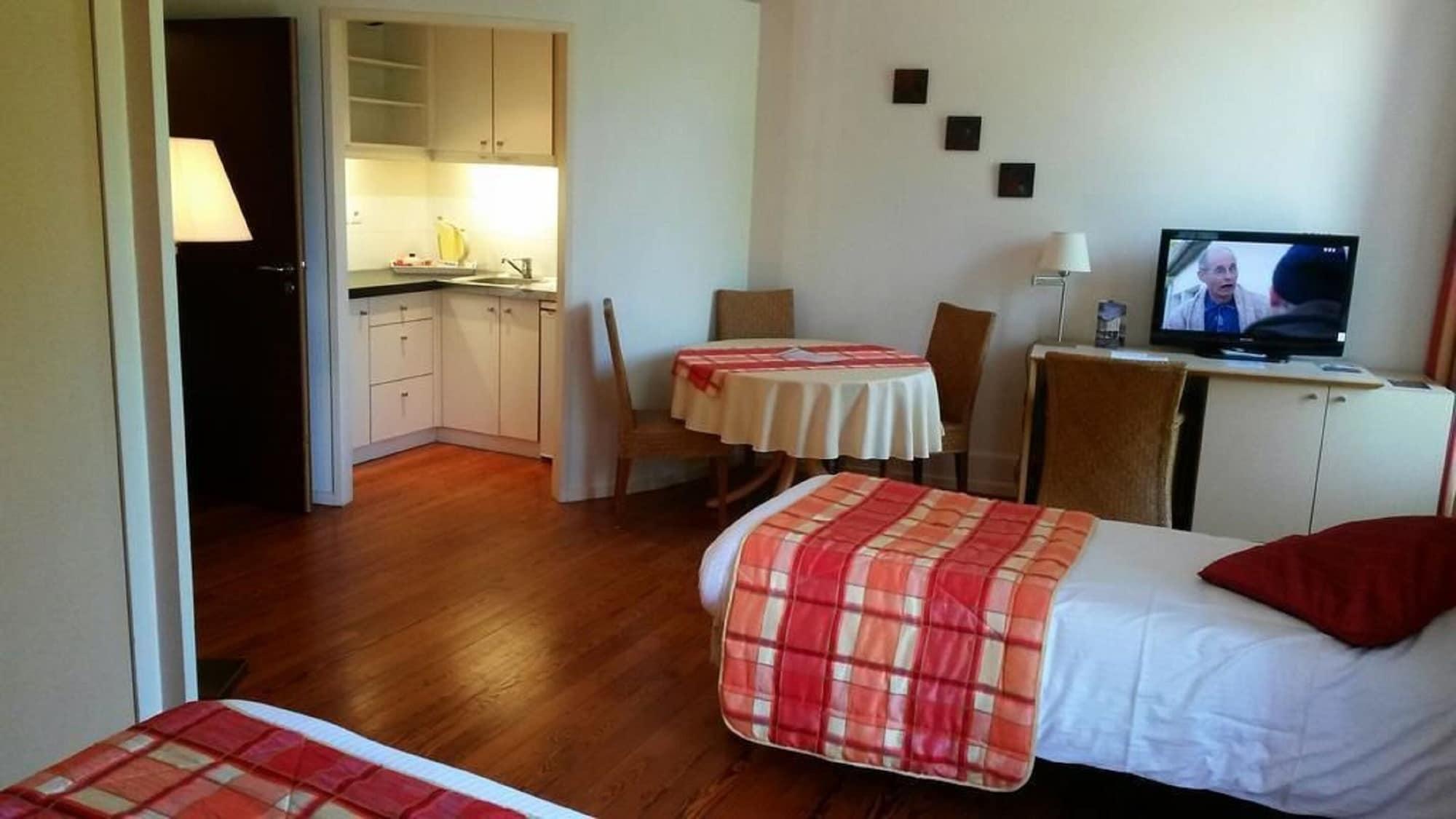 Hotel Cerise - Les Sources Luxeuil-Les-Bains Buitenkant foto
