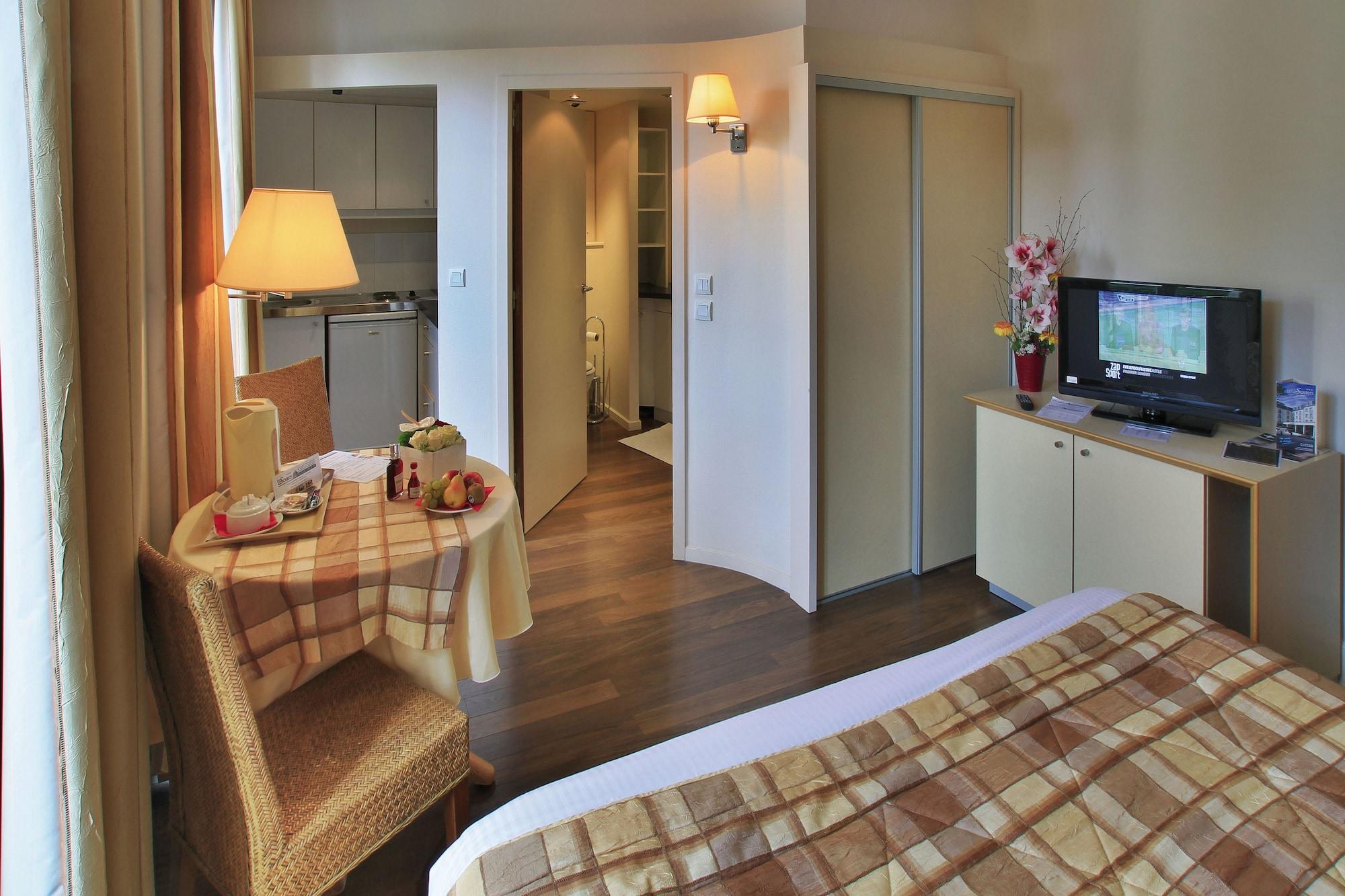 Hotel Cerise - Les Sources Luxeuil-Les-Bains Buitenkant foto