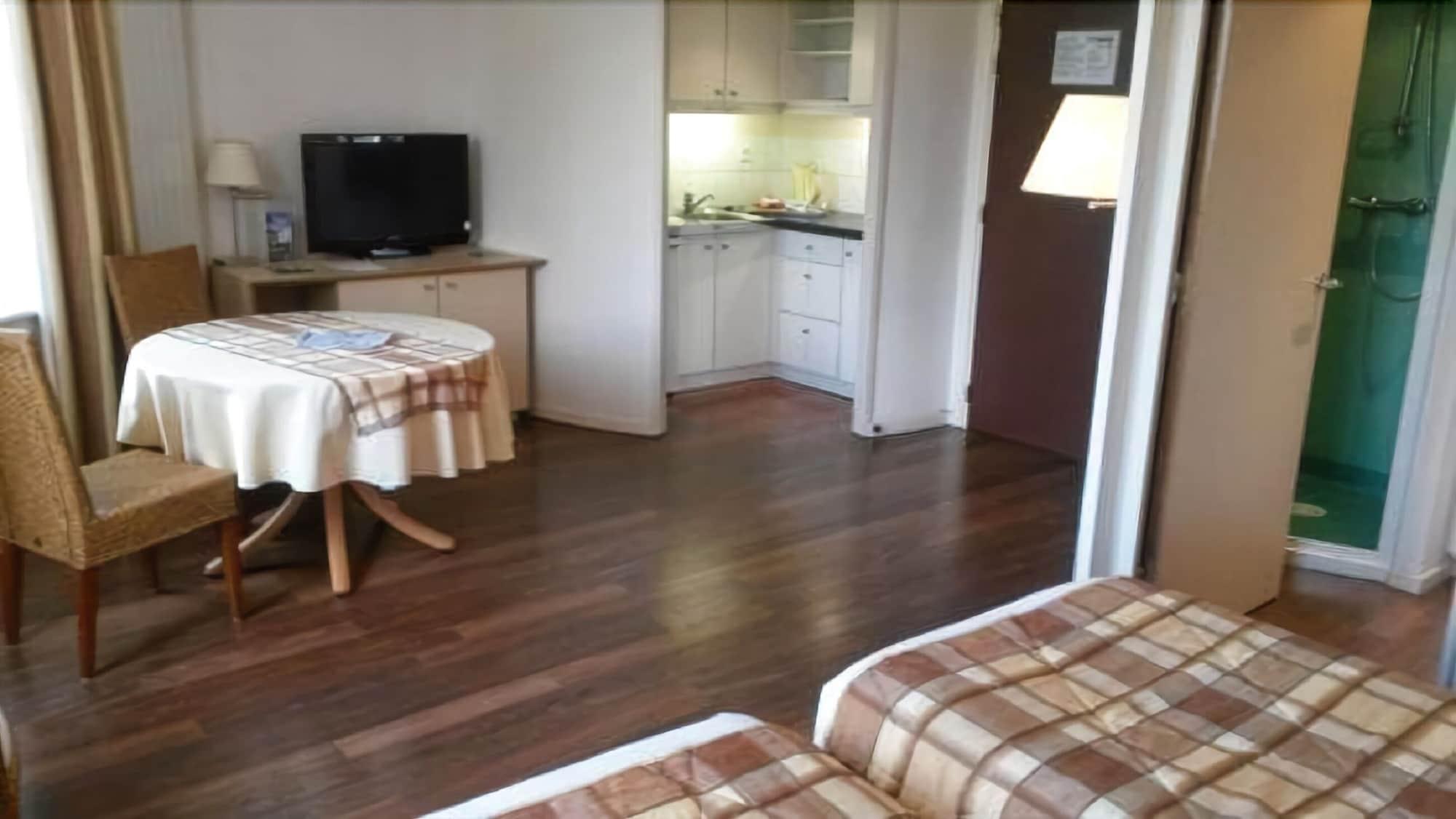 Hotel Cerise - Les Sources Luxeuil-Les-Bains Buitenkant foto