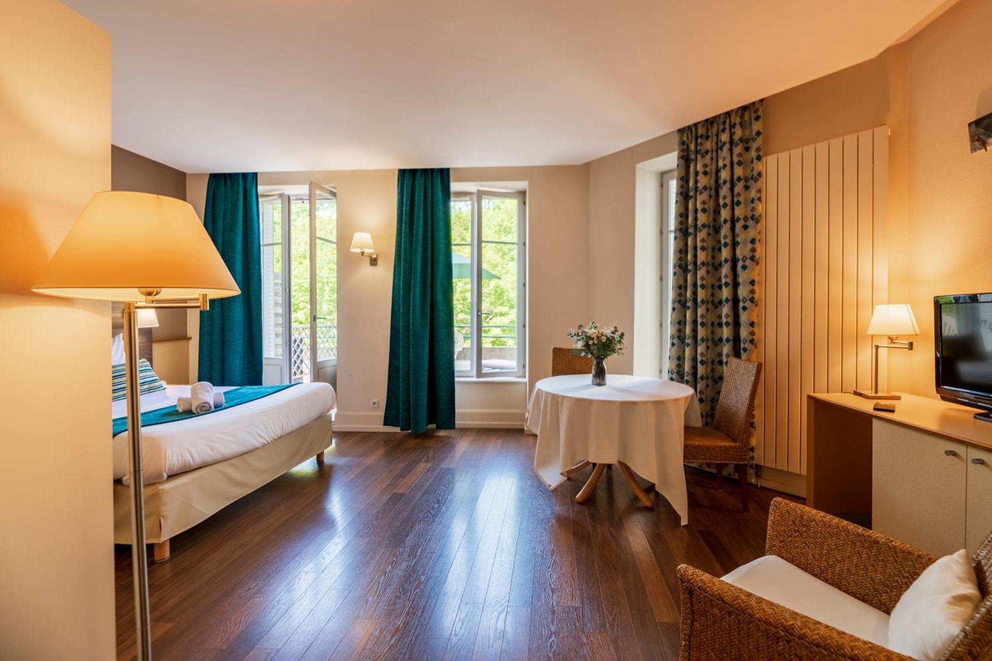 Hotel Cerise - Les Sources Luxeuil-Les-Bains Buitenkant foto