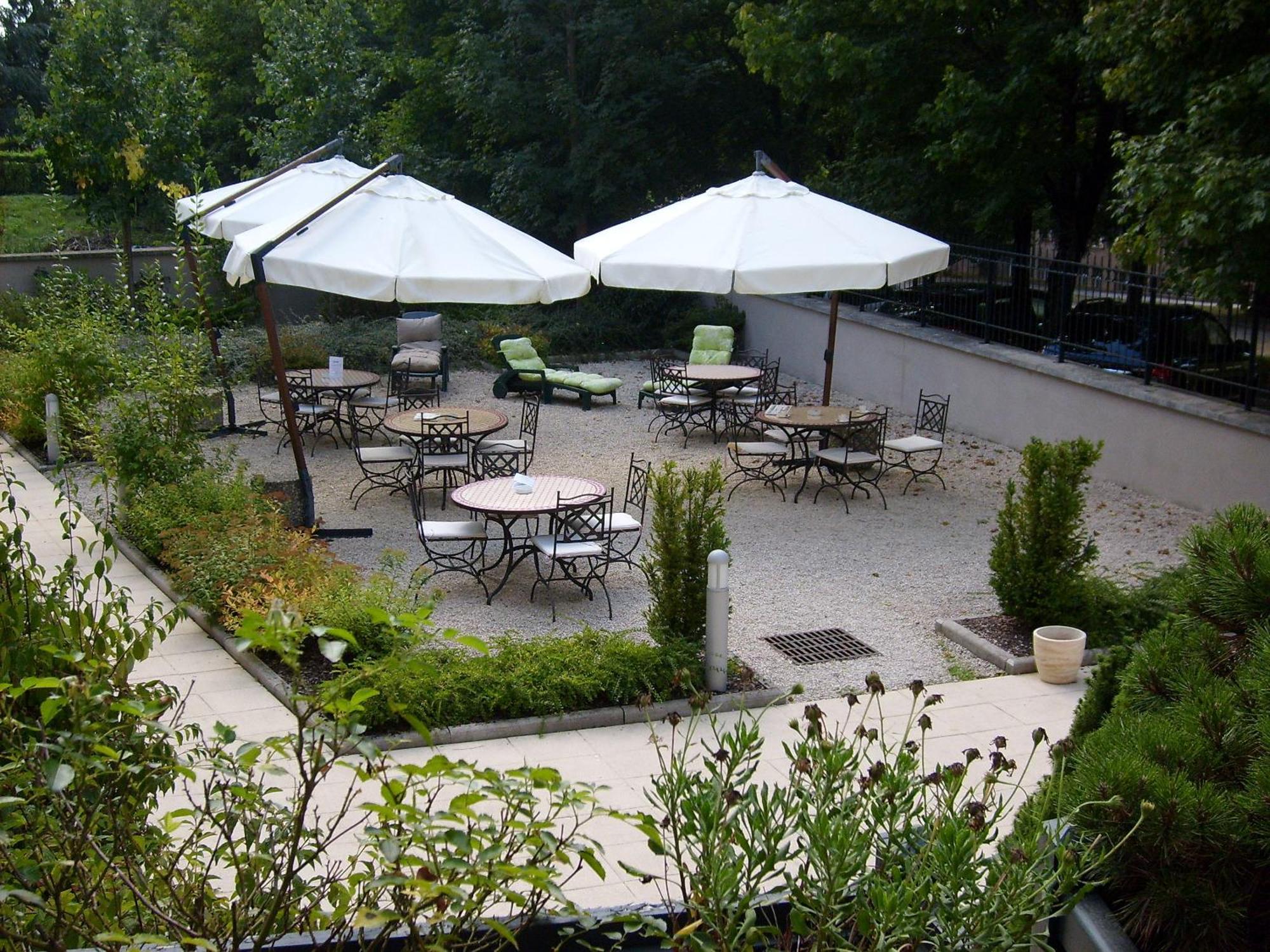 Hotel Cerise - Les Sources Luxeuil-Les-Bains Buitenkant foto
